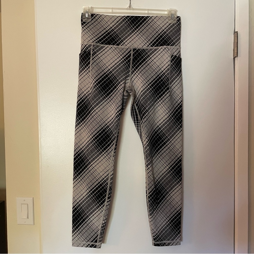 Athleta Salutation Stash Tight Plaid M